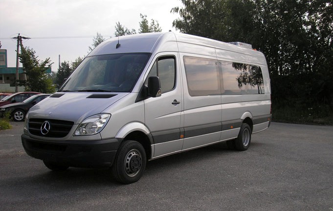 Mikroautobusu noma ar šoferi Mercedes Benz Sprinter 8 9 10 15 17 16 20 vietas sēdvietas